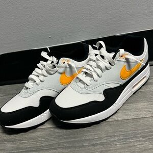 Nike air max 1 men's sneaker size 8 white black yellow